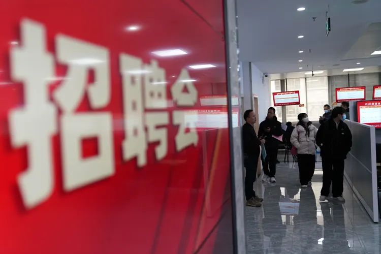 昨天（2/23）杭州一場招聘會。新華社