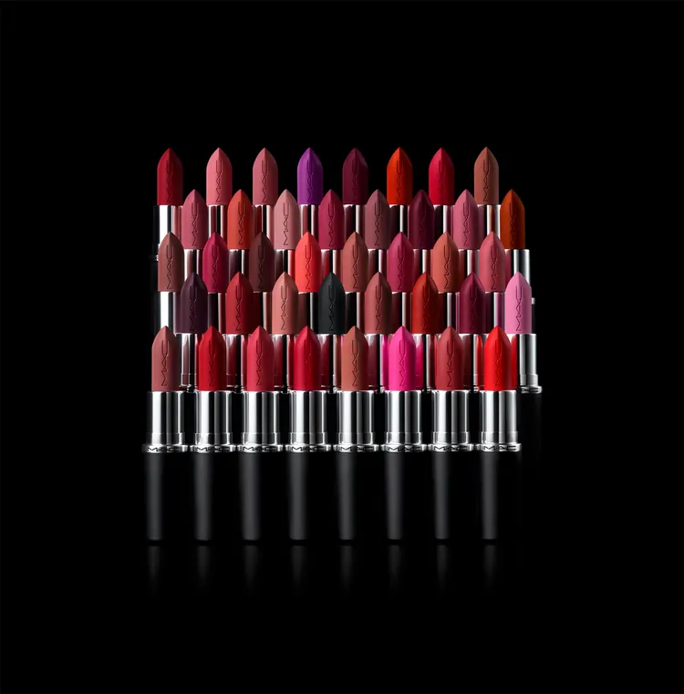 M.A.C推出全新40色選MACximal極自我柔霧唇膏，各820元。品牌提供