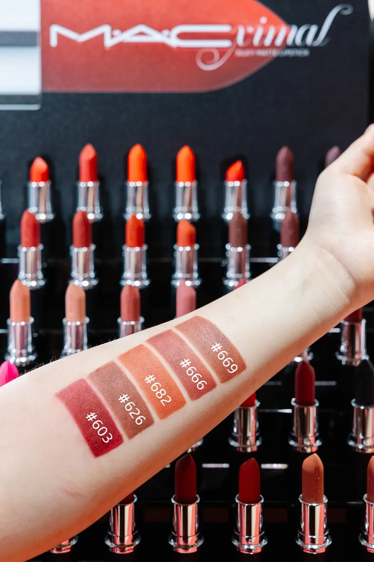 主打色手部試色。品牌提供