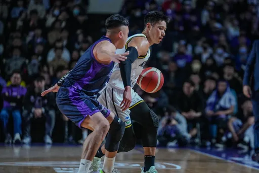 林書豪缺賽6場後復出！但只打12分鐘　楊敬敏遭客場球迷狂噓