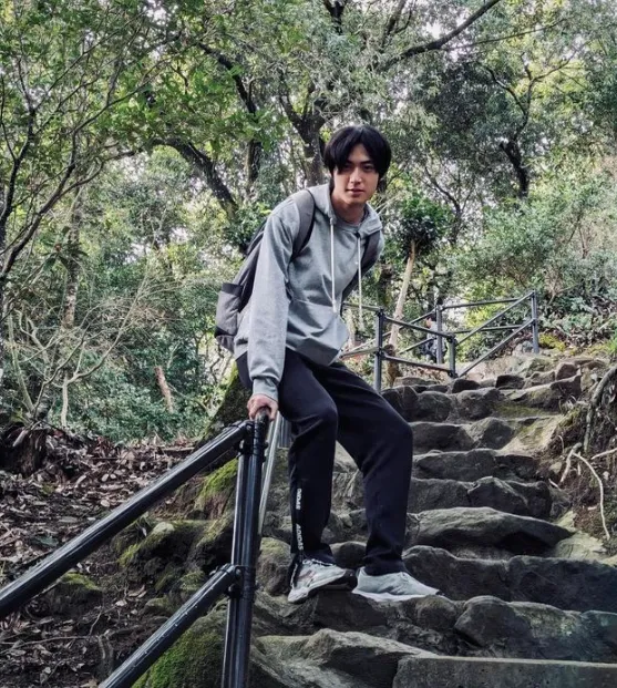 「德德」開學文吸20萬讚。翻攝德德IG