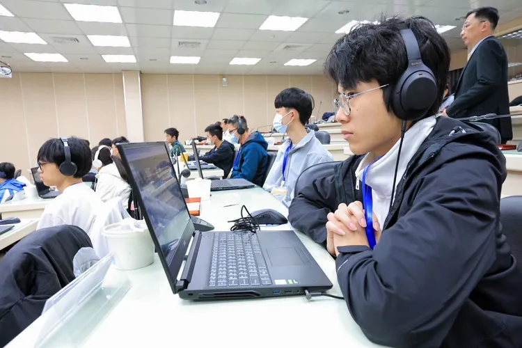 基隆引進加州大學柏克萊分校課程，提升高中生國際視野。市政府提供