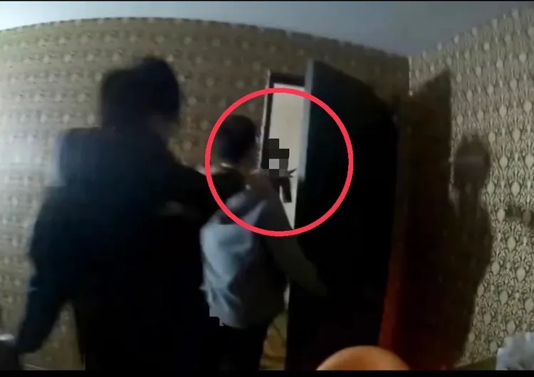 應召業者持辣椒水欲救應召女，反被制伏。翻攝畫面