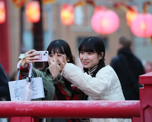 日本長崎龍年燈會節 1.5萬盞燈籠迎客