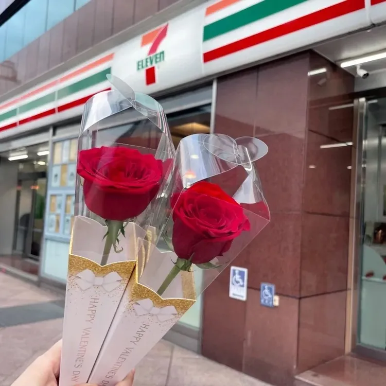 7-ELEVEN限定門市開賣空運玫瑰花。7-ELEVEN提供