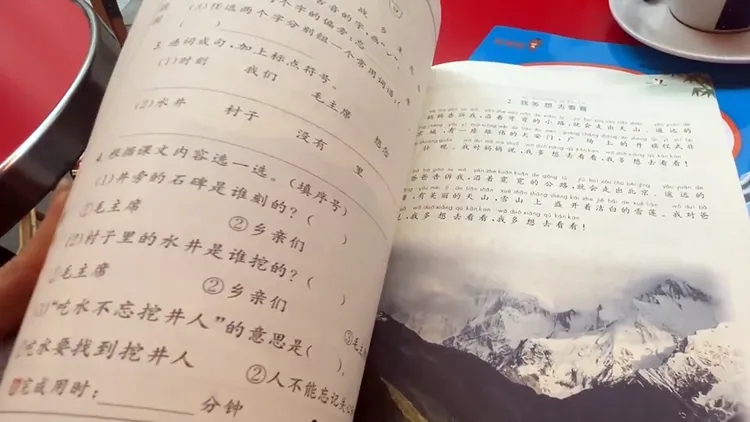 小學生被揭露寒假作業完全沒寫。翻攝自「Thurman貓一杯_」微博