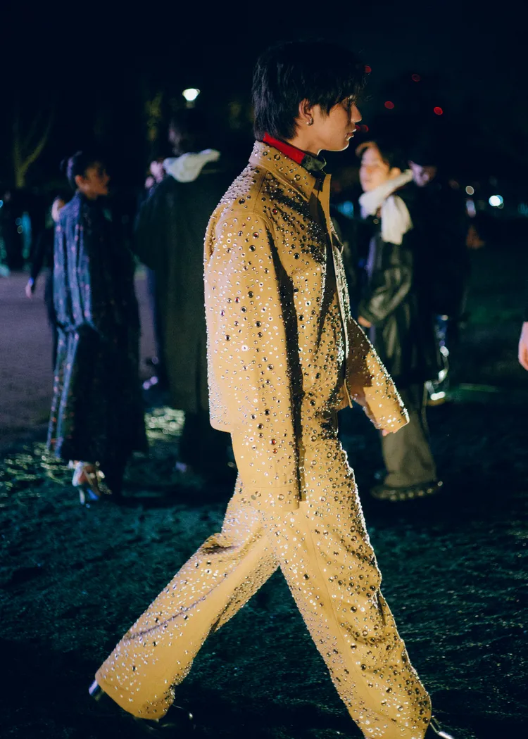 Bright Vachirawit化身為時尚型男。品牌提供