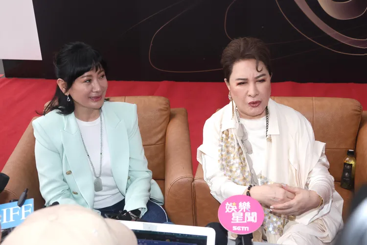 楊麗花（右）和陳亞蘭為發揚台語文化不遺餘力。彭欣偉攝