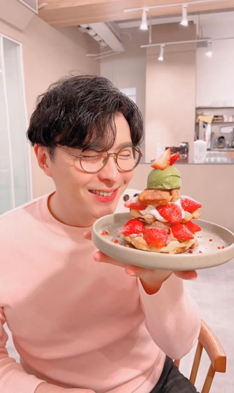 OpenTable 攜手星星教授安格斯公開星座戀愛運勢。業者提供