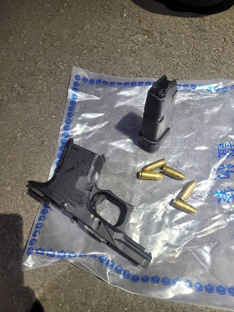 警方查獲犯案改造手槍。翻攝畫面