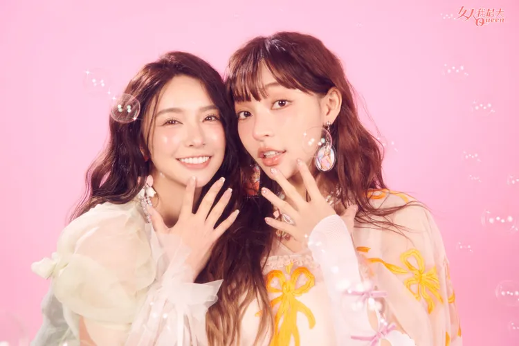 雅涵、林襄成《玩美研究室》封面人物。TVBS提供