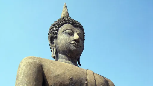 毒男闖寺廟毀佛像 報應?竟自己被佛像「刺穿胸膛」陳屍血泊