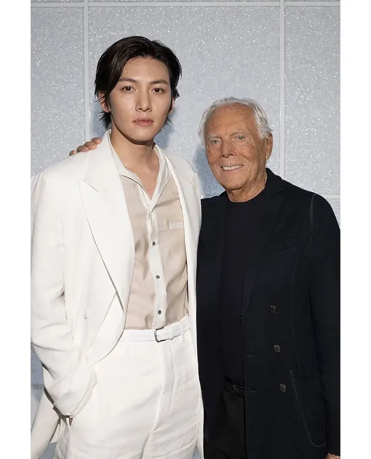 池昌旭（左）和設計師Giorgio Armani合影。翻攝
jcw_1987_leika IG