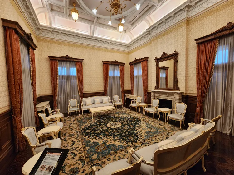 洋館二樓為昔日總督及家屬的生活空間，圖為第二起居室。施智齡攝