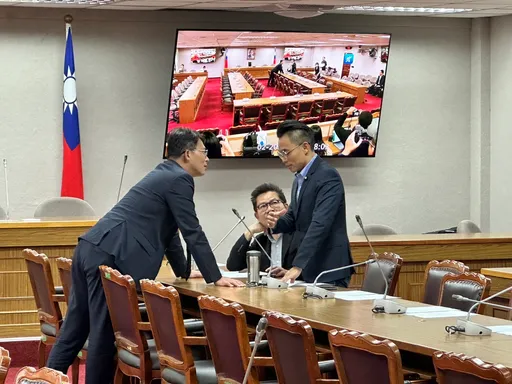 糗!黃國昌親主持協商 民進黨不甩無人現身