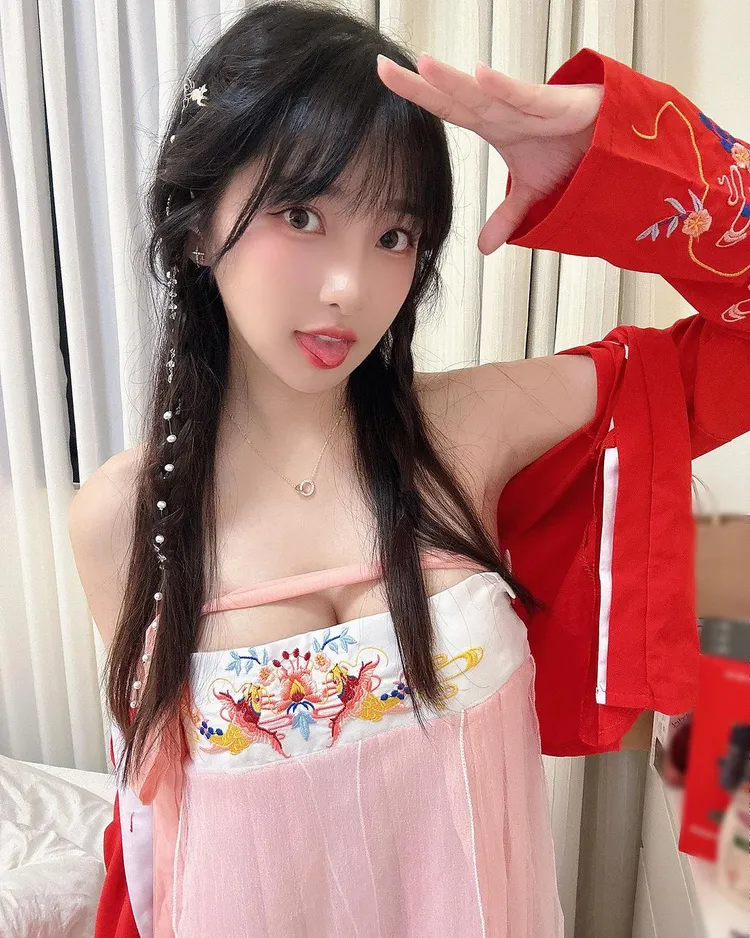 翻攝自「依梨」IG