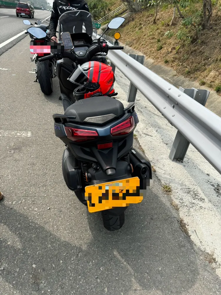 重機騎士辯稱不熟路況才誤上國道。民眾提供