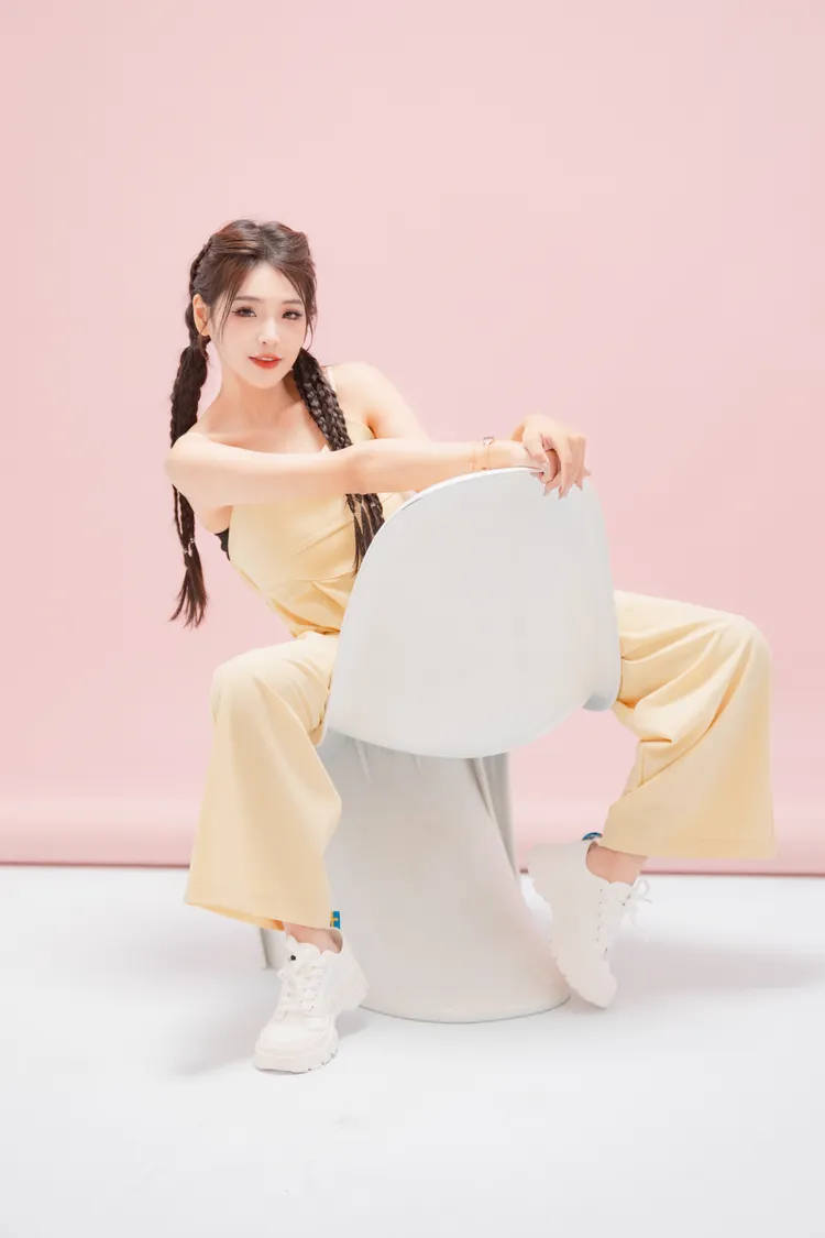 SASA現在生活重心就是家裡的寵物事業與直播。