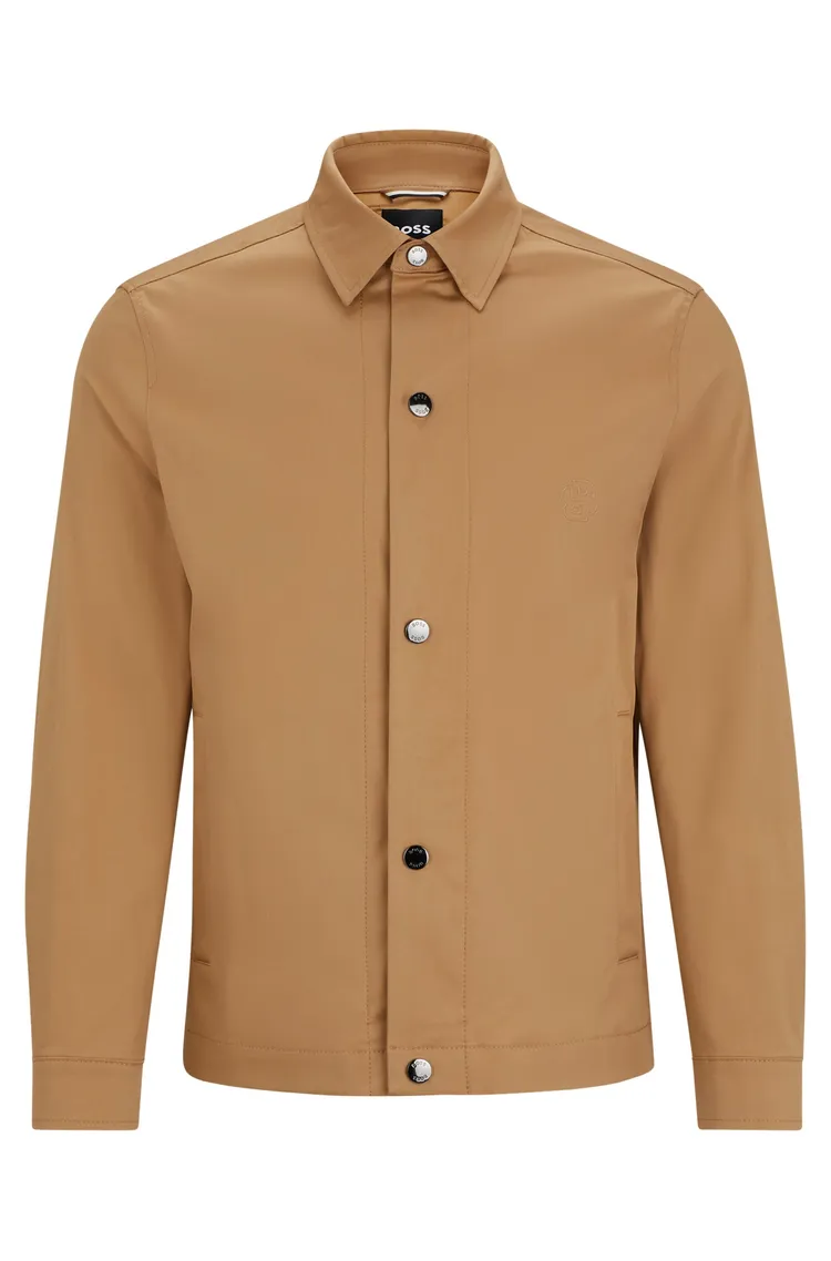 Double B駝色襯衫式外套，8900元。品牌提供