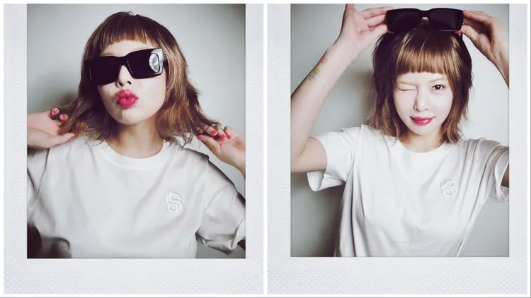 泫雅從嘟嘴姿勢到俏皮眨眼都很在行。品牌提供