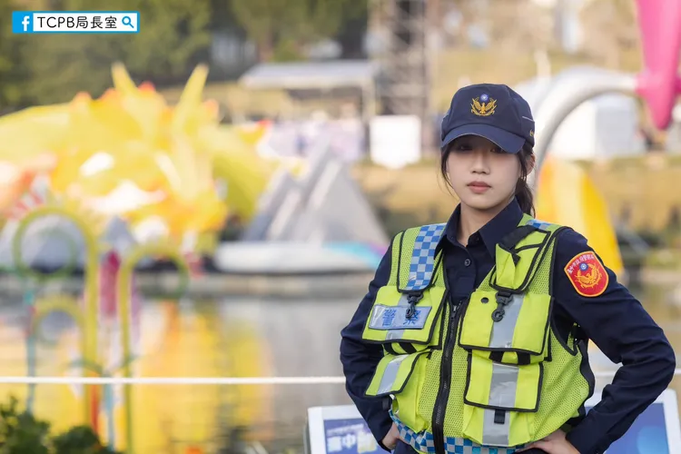 警花值勤十分帥氣。翻攝自臉書「TCPB 局長室」