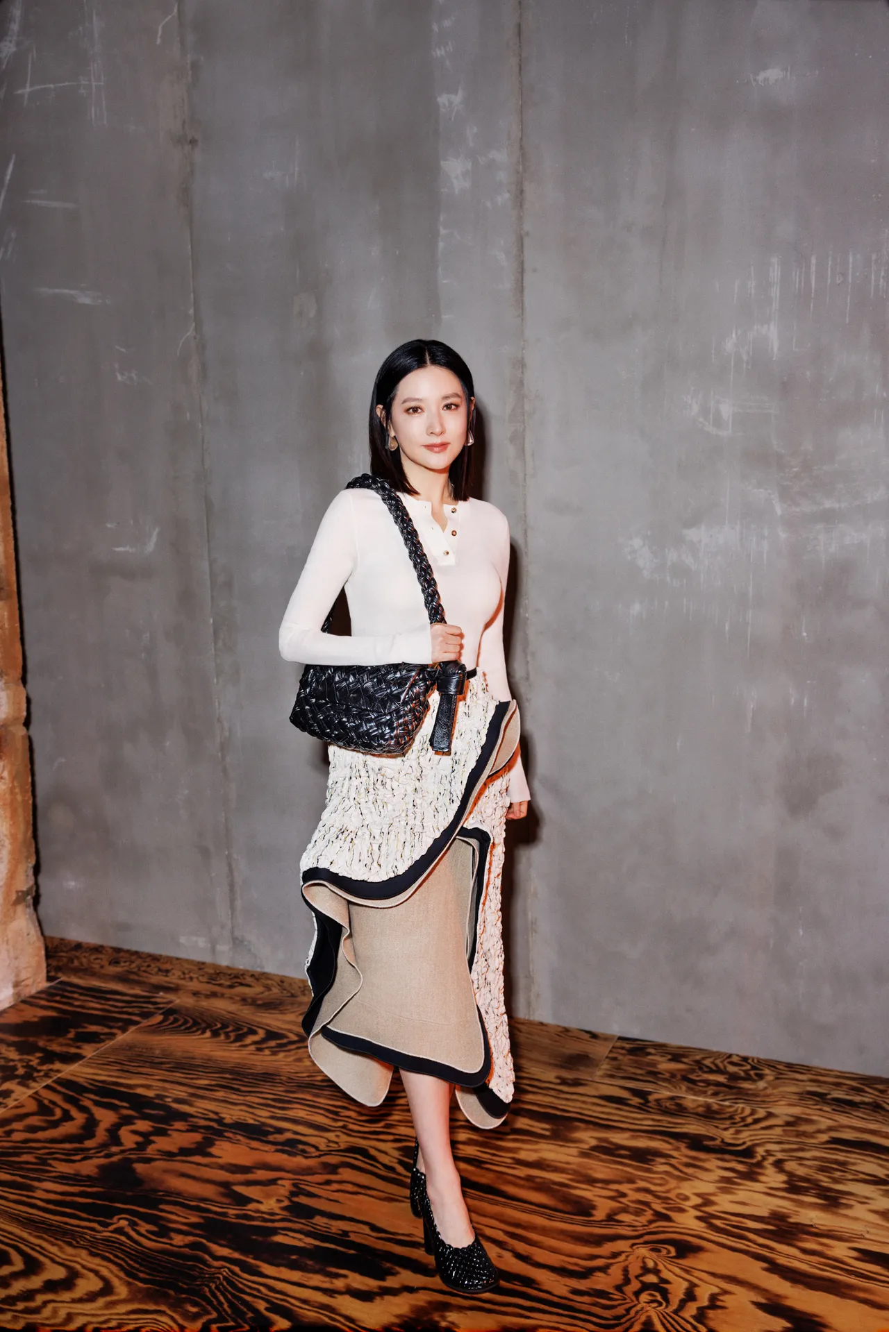 韓國「氧氣美女」李英愛現身BOTTEGA VENETA。品牌提供