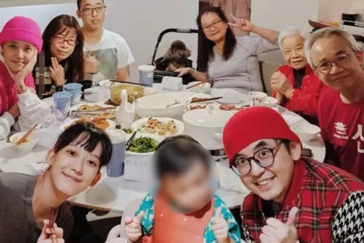 黃子佼大年初一曝龍年復出 與孟耿如、女兒除夕開心圍爐