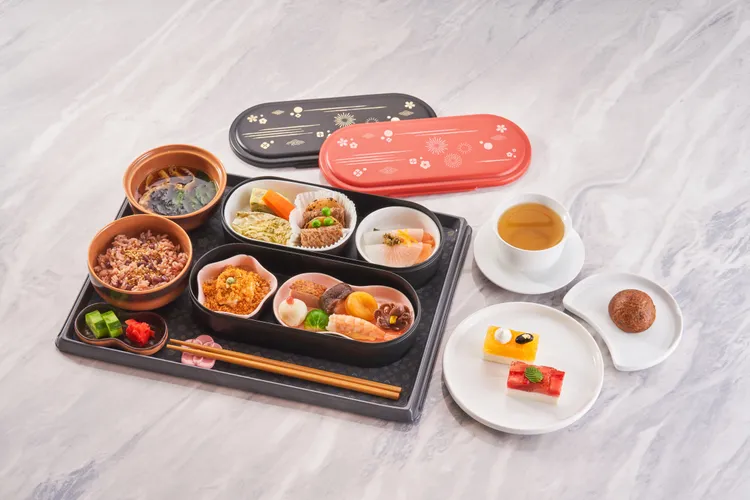 燈燈庵為日本航線商務艙旅客設計專屬「慶雲」日式精緻饗宴。業者提供