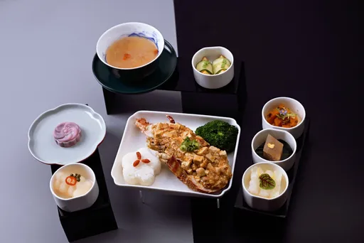 三萬呎高空美食饗宴！米其林3星、東京名店　華航2024全新菜單登場