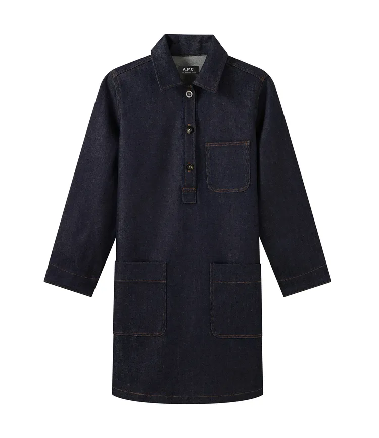 藍AURELIA口袋牛仔長袖長洋，1萬2900元。品牌提供