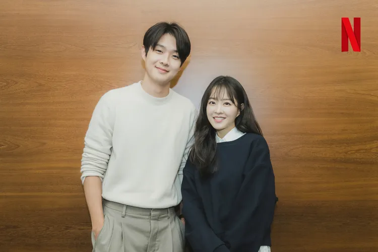 Netlfix今宣布，崔宇植（左）、朴寶英合作原創愛情劇《Melo Movie》。翻攝Netflix Korea IG