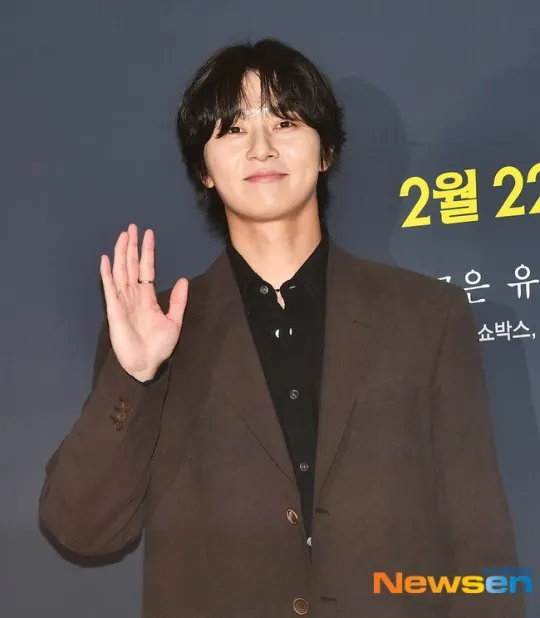 朴敘俊的臉明顯發福，被網友虧吸到「韓國酵母」。翻攝Newsen