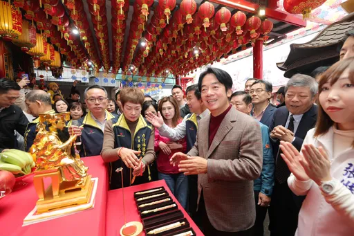 南北跑！賴清德穿紅衣亮相　感謝鄉親支持「讓我高票當選總統」