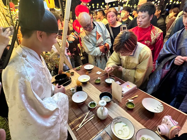 神戶觀光局一行體驗桃園燈會魅力。觀旅局提供