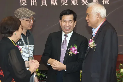 小兄妹塞滿行程每天「只睡6小時」 教育部長:學習安排應均衡合宜