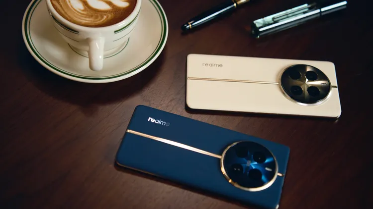 國際精品名錶大師Ollivier Savéo，將精品名錶優雅氣質融入realme 12 Pro+背蓋設計。廠商提供