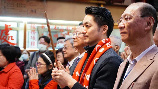 人夫求生欲满分 蒋万安「一直拜月老」效果超棒der