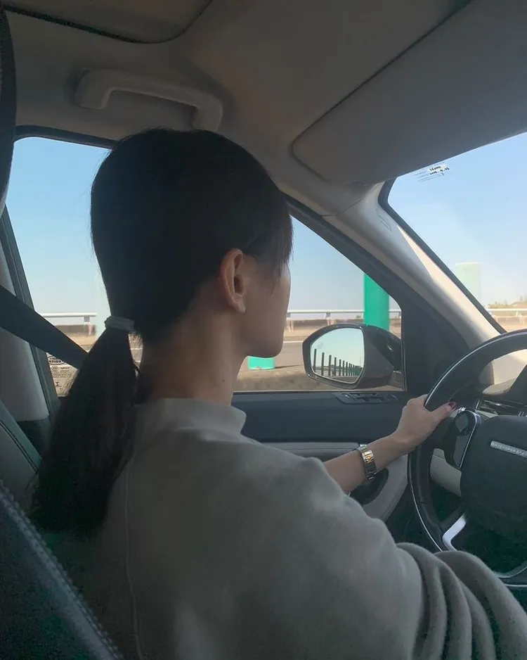 鐵肺歌后彭佳慧，昨從屏東開車回台北，沿路斷斷續續塞了7.5小時。翻攝《彭佳慧》粉絲頁