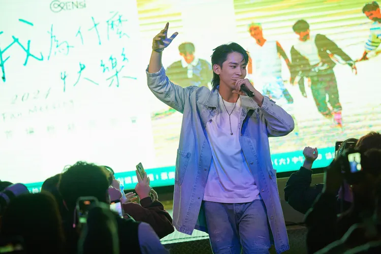 陳治廷無預警宣布即將入伍。人見人愛娛樂提供