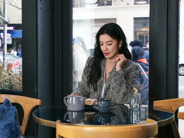 林熙蕾造訪紐約咖啡廳。喜鵲娛樂提供
