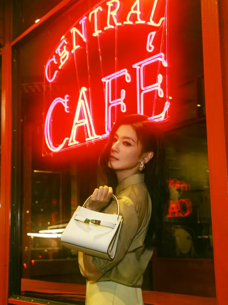 林熙蕾走訪紐約中央車站。喜鵲娛樂提供