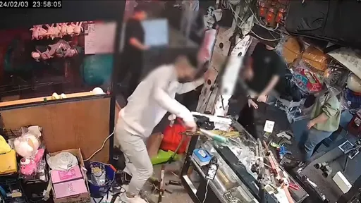 士林夜市射气球摊遭乱棒狠砸! 警火速逮竹联帮、宫庙8+9共6人送办