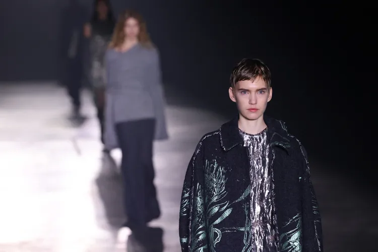 吳季剛（Jason Wu）2024秋冬新作11日在紐約時裝周登場。路透社