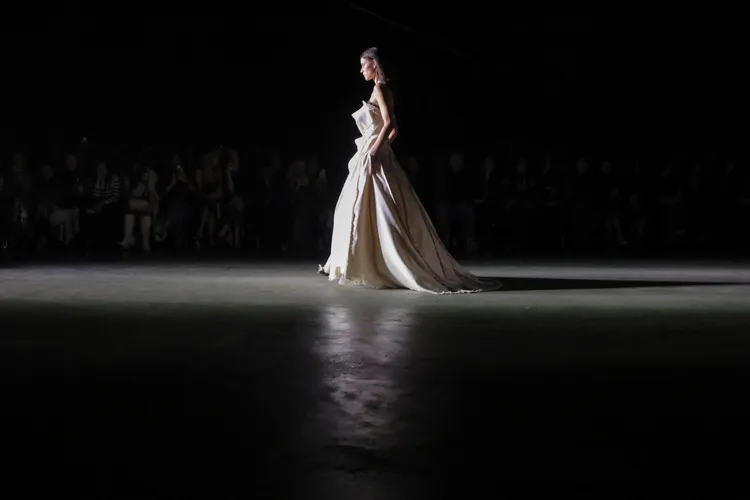 吳季剛（Jason Wu）2024秋冬新作11日在紐約時裝周登場。路透社