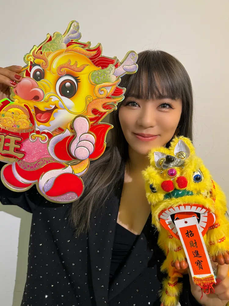 丁噹過年陪家人。相信音樂提供
