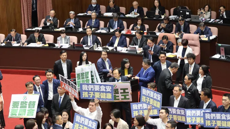 開議第一天場面混亂。莊宗達攝