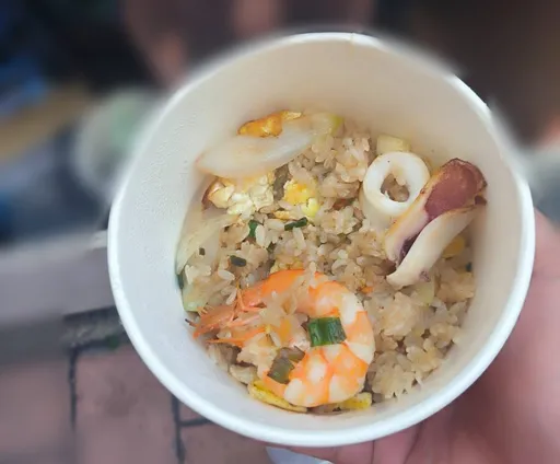 台南炒飯120元只有「1無頭蝦+1塊章魚」 他傻眼:是不是太貴了?