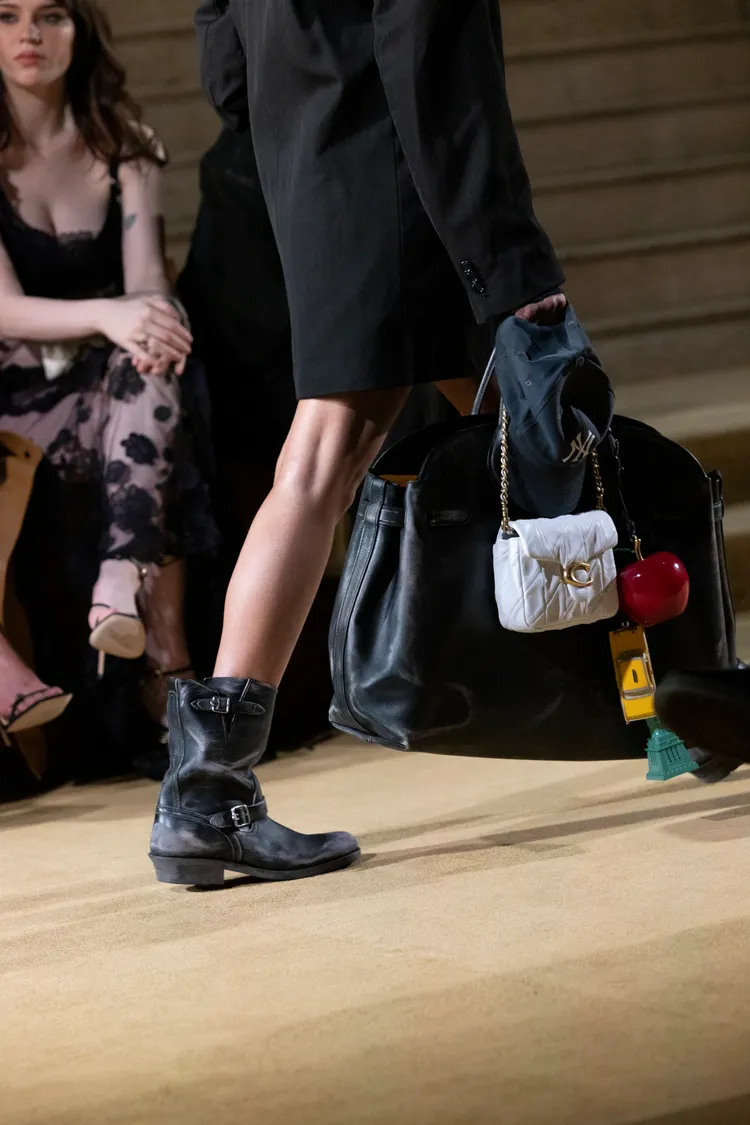 將紐約紀念品作為New York系列掛飾的靈感來源。品牌提供