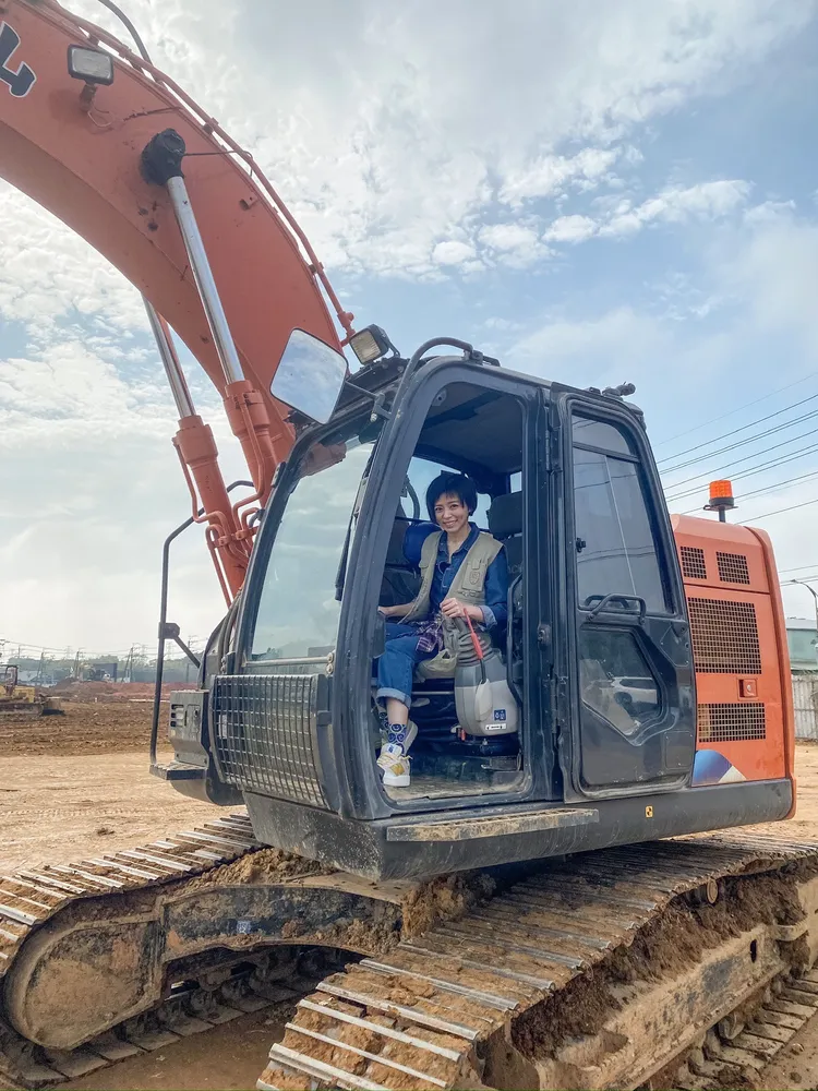 王瞳開怪手。民視提供