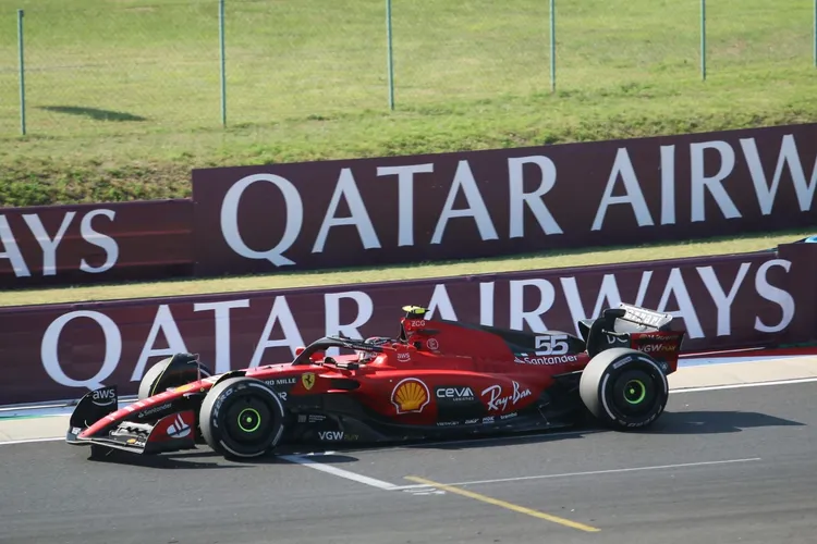 可樂旅遊獨家推出「歐洲F1大獎賽決賽保證席」遊程，體驗集速度與刺激快感的F1一級方程式賽車。可樂旅遊提供